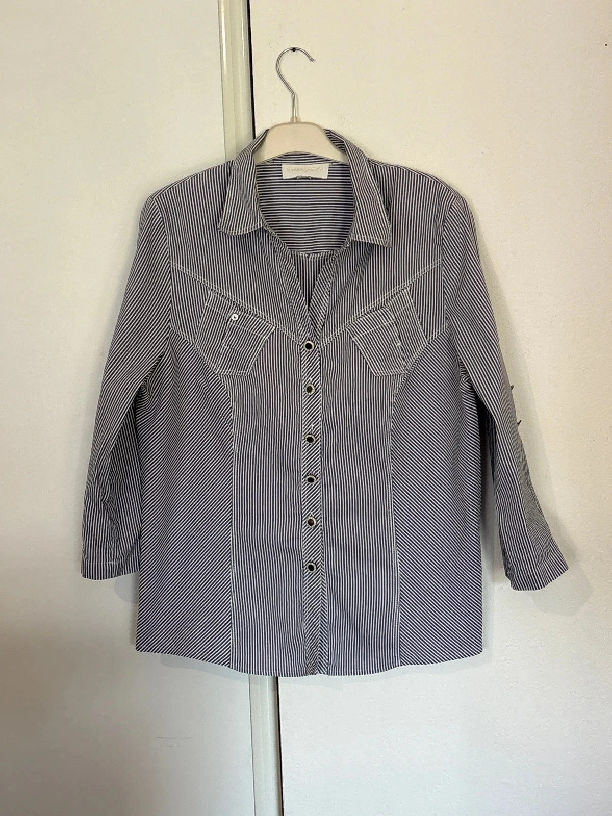 Chemise à rayures gris et blanc taille L Un jour Ailleurs